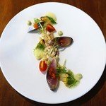 calme - 近海鯖の〆ものとモン・サンミッシェル産ムール貝の共演　小麦のサラダを添えて