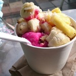 Gorilla in the Cafe - ピタヤボールの中