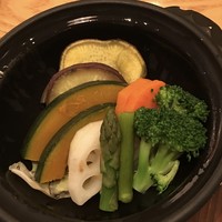 京都石塀小路豆ちゃ 有楽町 - 温かいサラダ