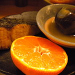 ふぐ料理無風 - 鰆焼きとナスの味噌煮（みかん）