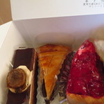 お菓子の家　福茶 - 料理写真:ケーキとロド