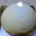 ピアッコリーナ・サイ - ドーム型のチーズケーキです。