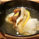 いち太 - 天草産鱧と岩手県産松茸のお椀 柚子
      