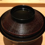 いち太 - 天草産鱧と岩手県産松茸のお椀 柚子
      