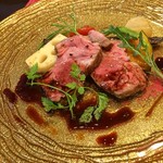 ユーロダイア - タスマニア産仔羊ロース肉のロースト 行者ニンニクのソース