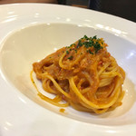 ユーロダイア - ズワイガニと蟹味噌の濃厚トマトクリームソース