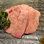 焼肉・ホルモンこそっと - 特上舌冊焼（たんざく）（2100円）