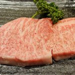 焼肉・ホルモンこそっと - 特上牛冊焼（2100円）