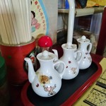 進来軒 - 卓上調味料