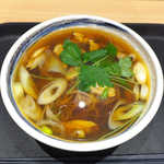 海風 - あさりそば（￥770）。つゆは薄く濁っており、いかにも旨味が出ている感じ