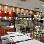 海風 - ちゃんぽん「潮亭」、そば「海風」、あさりまんの店が並ぶ