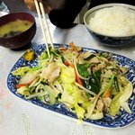 山海亭 - 山海亭 ＠葉山 肉野菜炒め定食 ６８０円