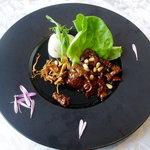 楼蘭 - 牛肉の味噌炒め　菜包スタイル　秋の味覚キノコを添えて