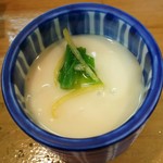 浜寿司　義兵衛 - 茶碗蒸し（この日は千切り大根が入ってました）