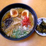 筑豊ラーメン山小屋 玖珂店 - とんこつ味噌ラーメン \780