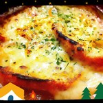 [Winter only] Onion gratin soup made with carefully stir-fried onions from Awaji ★ Contains Kuroge Wagyu beef ♪