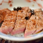 緒方 - ヘレ肉ステーキ丼ですね