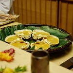 緒方 - 蟹味噌を甲羅に乗せ焼くのですよ