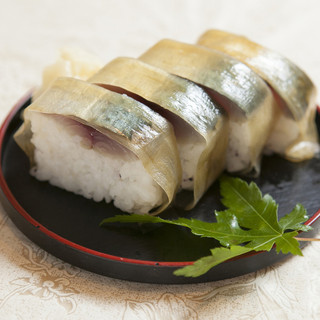 人気ナンバー１のバッテラはご予約をお勧めいたします。