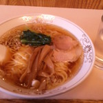 鎌倉赤坂飯店 - ラーメン　650円