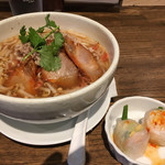 本格タイ料理バンセーン - 