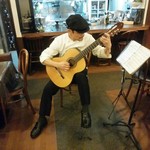 フレンチ洋食ささぶね - マスターのクラシックギター生演奏　h28.11.10撮影