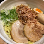 ラーメン天華 - 再訪日：2016.11.07
      魚介鶏まぜそば（大盛、味玉、チャーシュー）