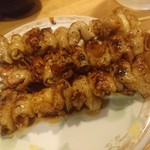 やきとりわたなべ - 鶏皮（￥350）　タレです　　炭火焼きです