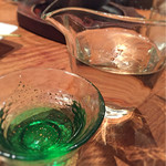 臥薪 - 日本酒（毎回違うグラスでこれも凝っています）