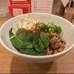 カーザ ルカ - ラー博は俺の社員食堂。  ミニペペロソチーノ和え麺！  辛さはMAXの5辛！  
