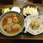 ラーメン創房 玄 - 佐野ラーメンのﾗﾝﾁｾｯﾄ♥
(ﾀﾞｰｻﾗ
