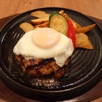一肉十菜 - 目玉焼きごちそうハンバーグ（150ｇ1,190円）