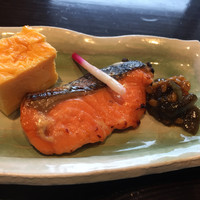 御影蔵 丸ビル - 焼魚は鮭