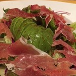 Hanchika - アボカドと生ハムのサラダ