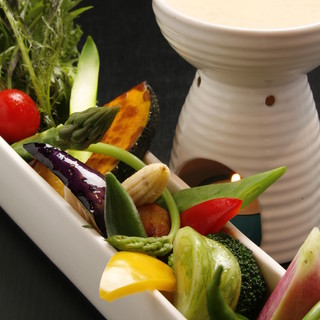 We deliver seasonal vegetables, mainly Kyoto vegetables.