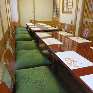 【掘りごたつの個室】でくつろげます