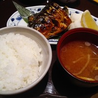 伊豆の旬 やんも 丸の内店 - 欲ばりランチ　鯖の塩焼き