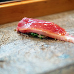 寿司栄 - 下り鰹の握り