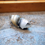 寿司栄 - 静岡県産の小鰭の握り