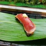 Kenzushi - マグロのタタキ　桜チップに燻されて
