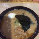 来喜 - 胡麻ラーメン＋卵。800円。