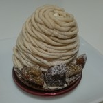 レ・グーテ - 側面にも栗の渋皮煮がゴロゴロ、贅沢なモンブラン480円