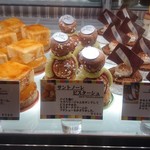 レ・グーテ - 相変わらず色彩溢れるワクワクするショーケースその2