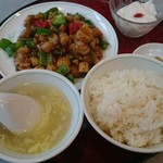 王家菜館 - 日替わりランチ 鶏肉の辛味炒
