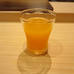 寿司つばさ - 生搾りの蜜柑ジュース