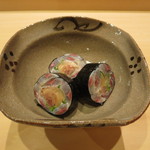 寿司つばさ - 酢〆鰯と生姜の巻物、そのままいただく