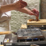 寿司つばさ - 車海老の頭、焼かれてます