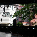 イヤムプシャナー - 店内の雰囲気はこんな感じでいいです。