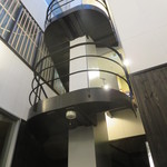 寿司つばさ - 2階へは螺旋階段or