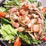 新ばし　なだ - 舞茸ベーコンサラダ。